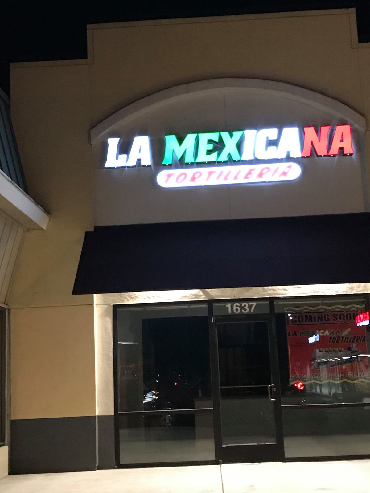El local de Napa al anochecer